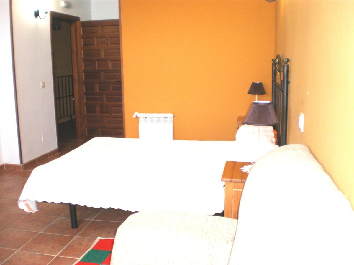 Hostal Restaurante Alto Rey Arroyo de las Fraguas Exterior photo